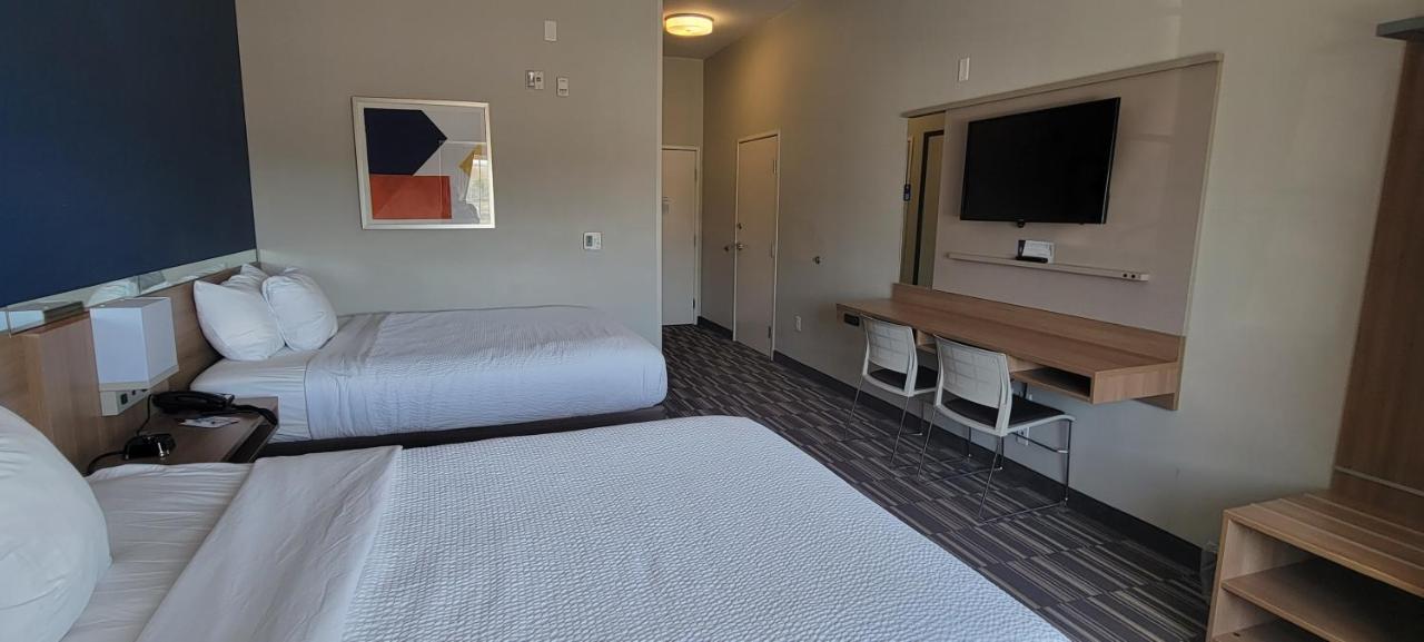 Microtel Inn & Suites By Wyndham Fountain Fort Carson Exterior foto