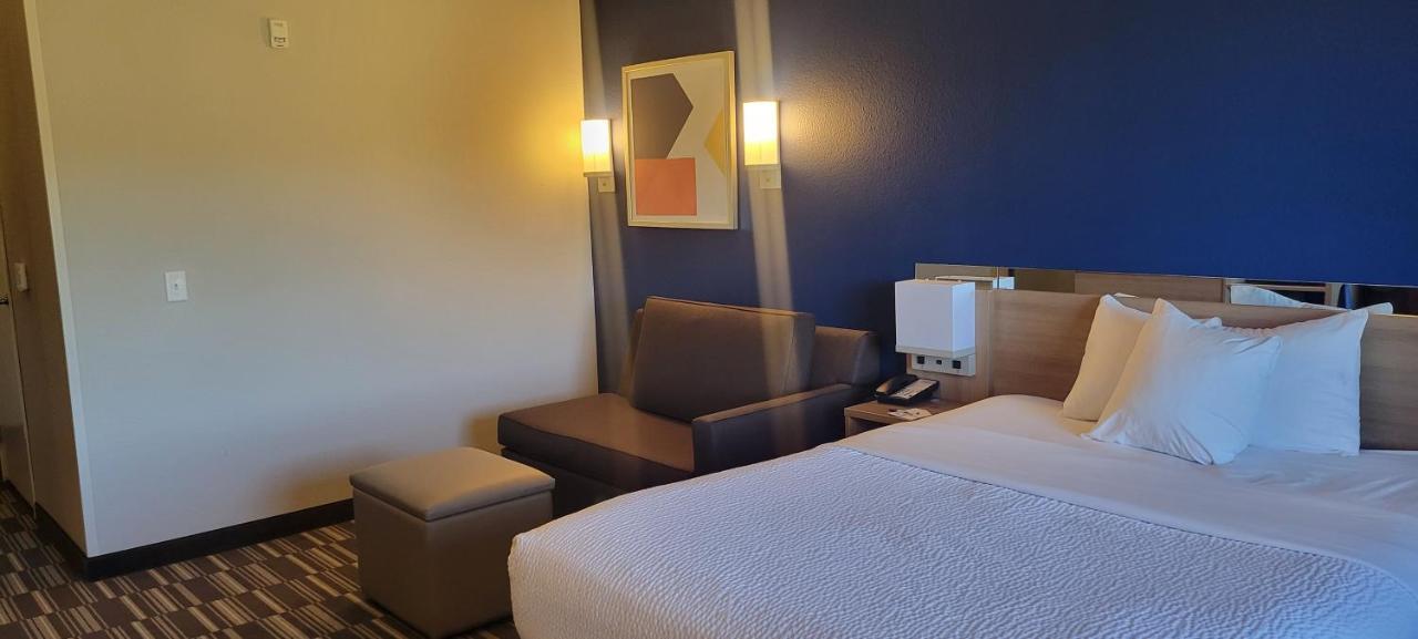Microtel Inn & Suites By Wyndham Fountain Fort Carson Exterior foto
